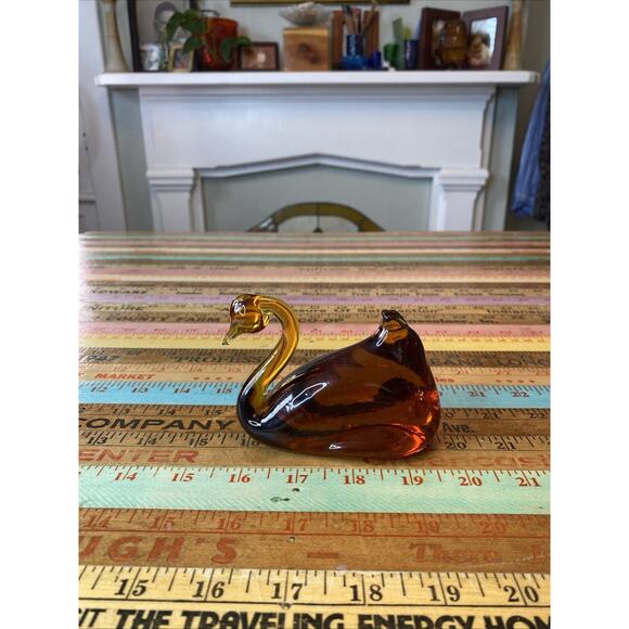 Vintage Pilgrim Hand Blown Glass Amber Swan Bird Colored Art Amber Paper Weight - Picture 13 of 15
